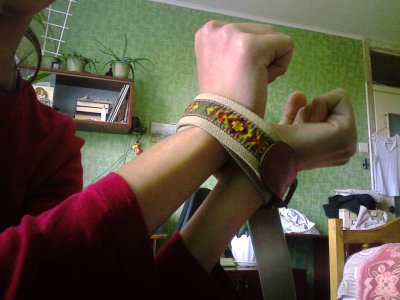 По яйцам связала руки По яйцам связала руки