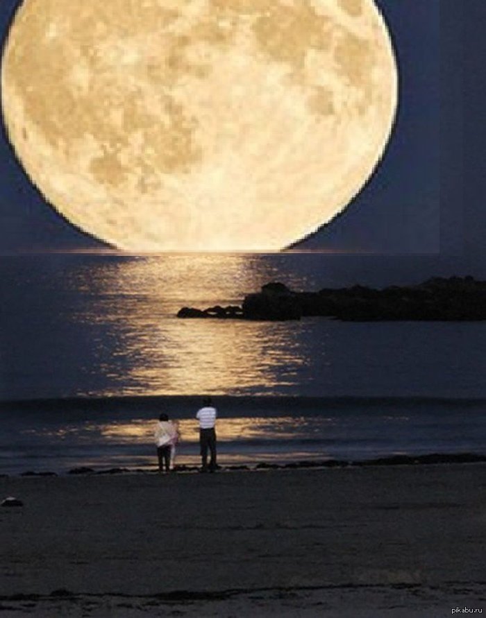 Луна с большой или маленькой. Огромная Луна. Гигантская Луна. Очень большая Луна. Самая большая Луна.