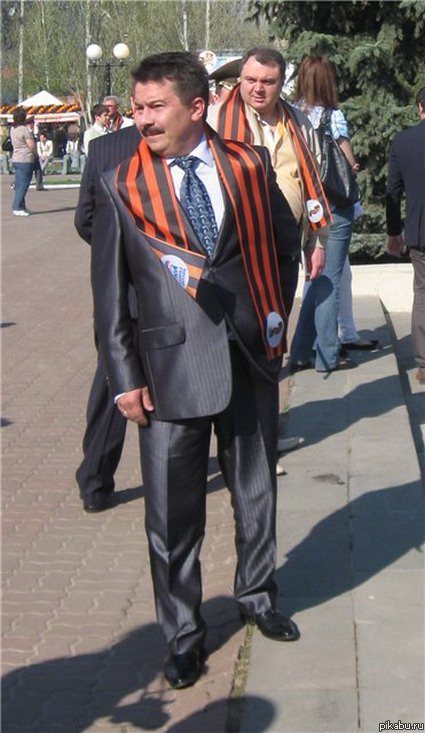 Этот шарф я заслужил потом и кровью, а что сделал ты для Победы?