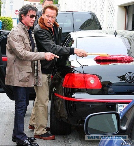 Что он ему говорит?