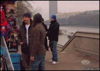 Удар двумя ногами