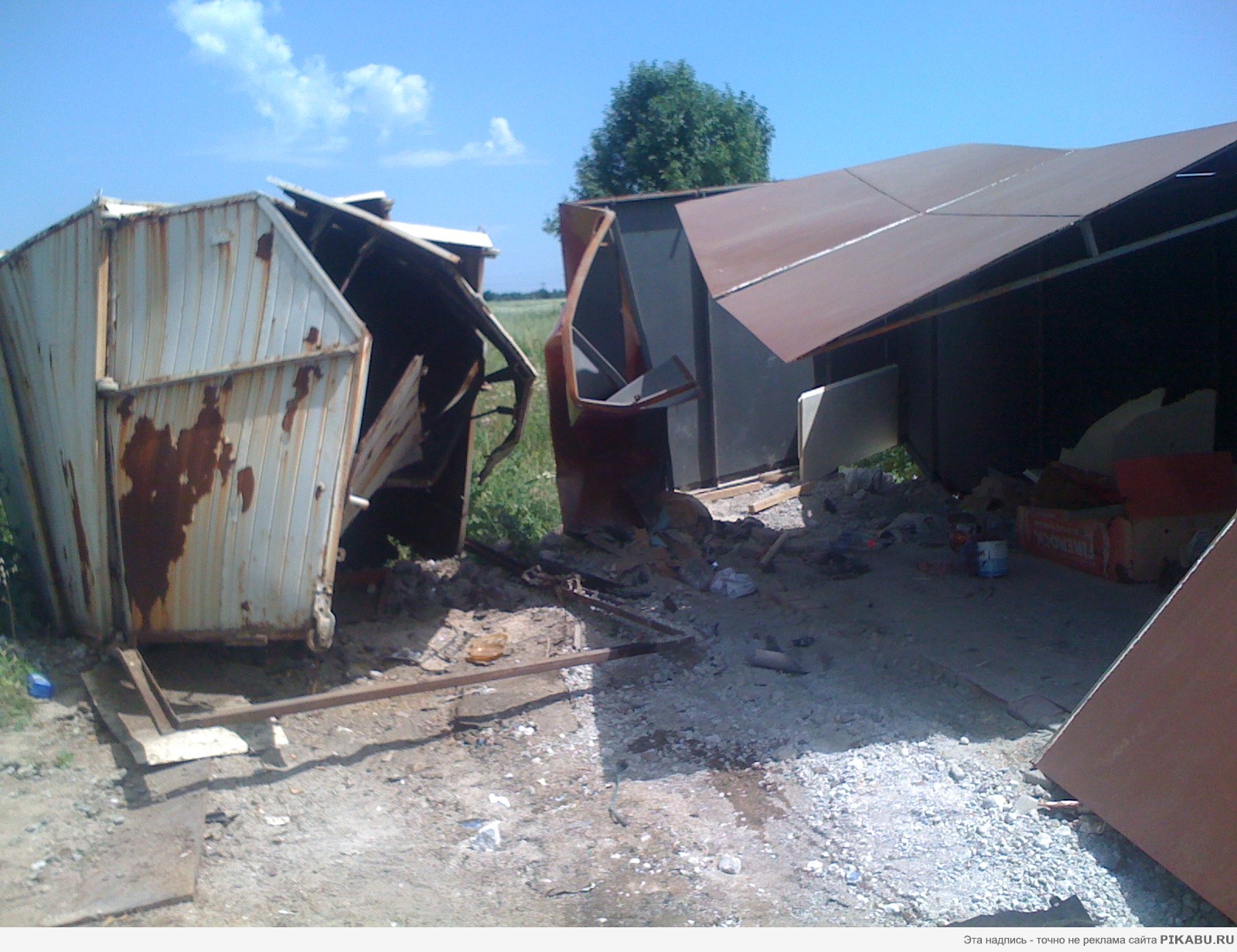 Сегодня какой-то мудак протаранил мой гараж