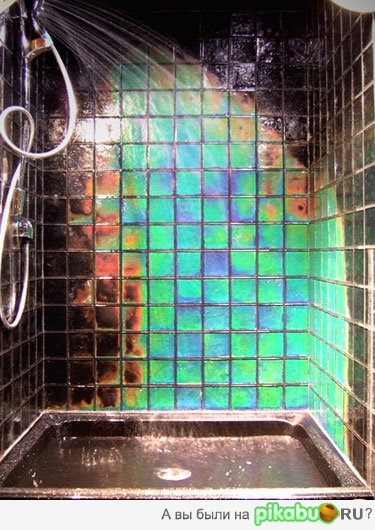 Плитка, меняющая цвет в зависимости от температуры воды, которая на нее попадает