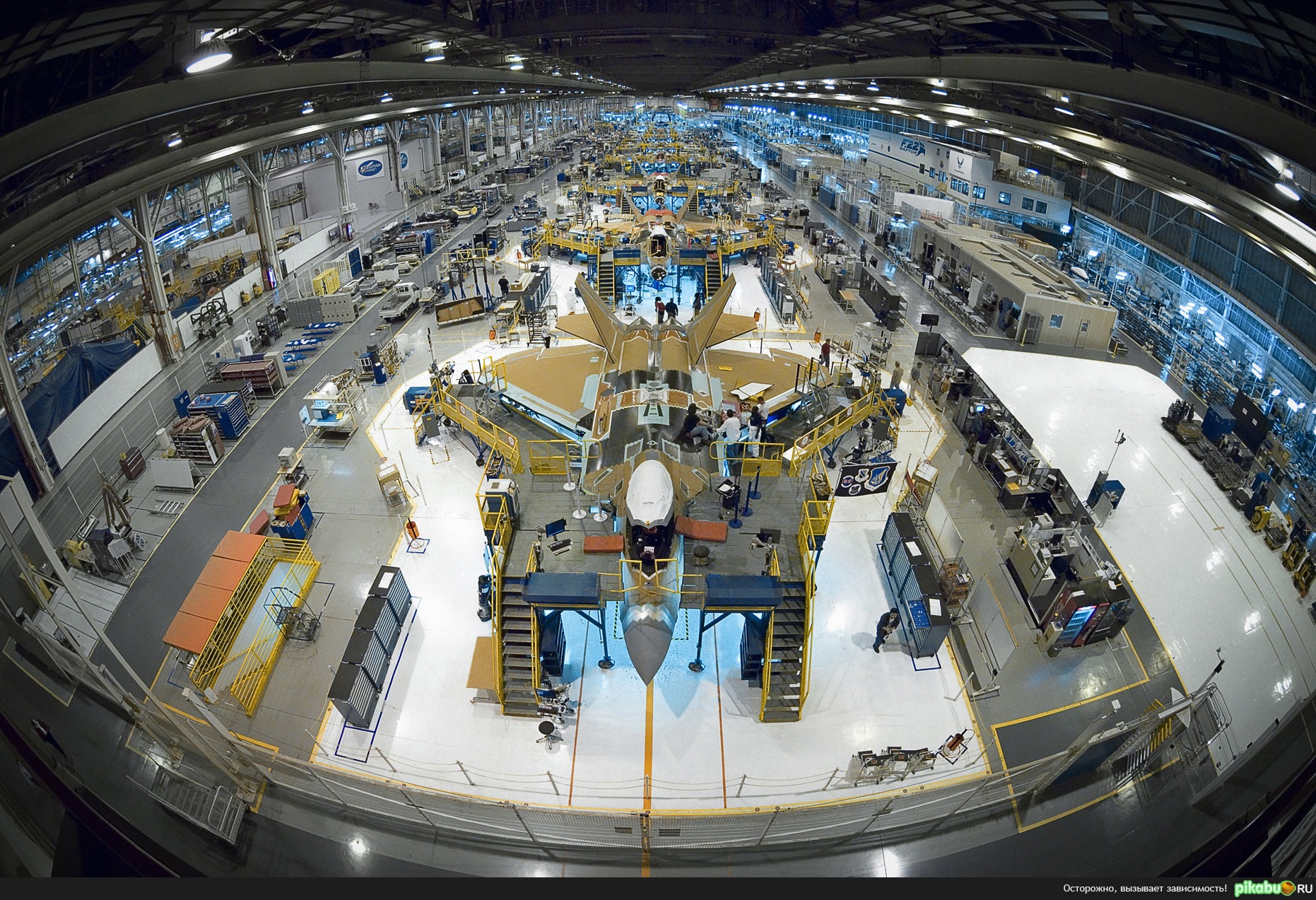 Цех по производству американских F-22