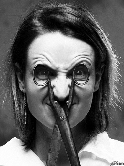 Зина - ножницы вместо глаз.