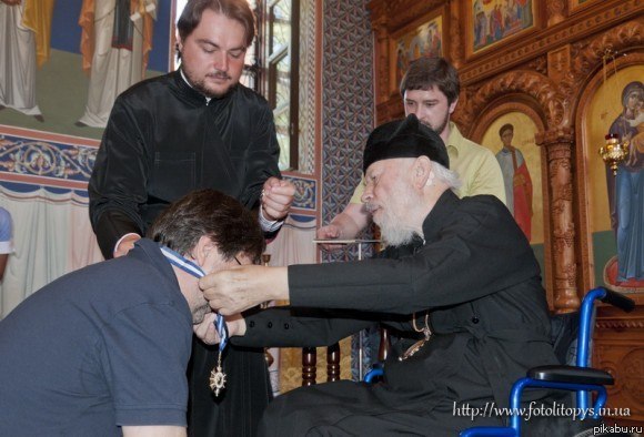 "Тонкий" fuck в сторону кремлевского "православия".