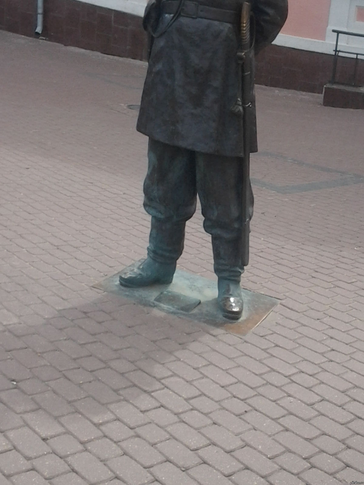 =)) железные кирпичи