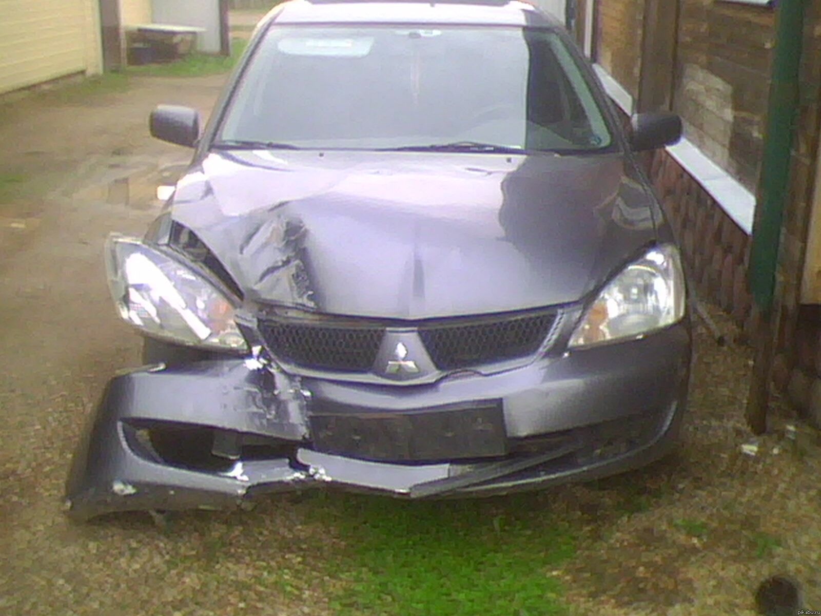 Ехал по поселку как вдруг на проезжую часть выбежал ребенок(года 2)...