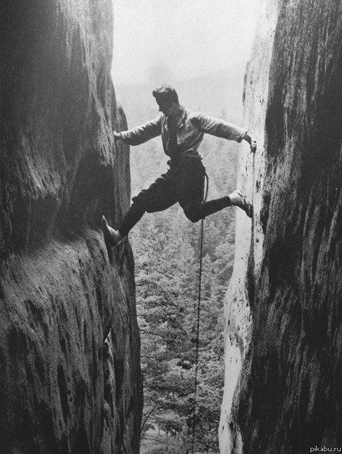 Пытаясь выделиться из толпы, ты попадаешь в толпу, которая пытается выделиться из толпы.