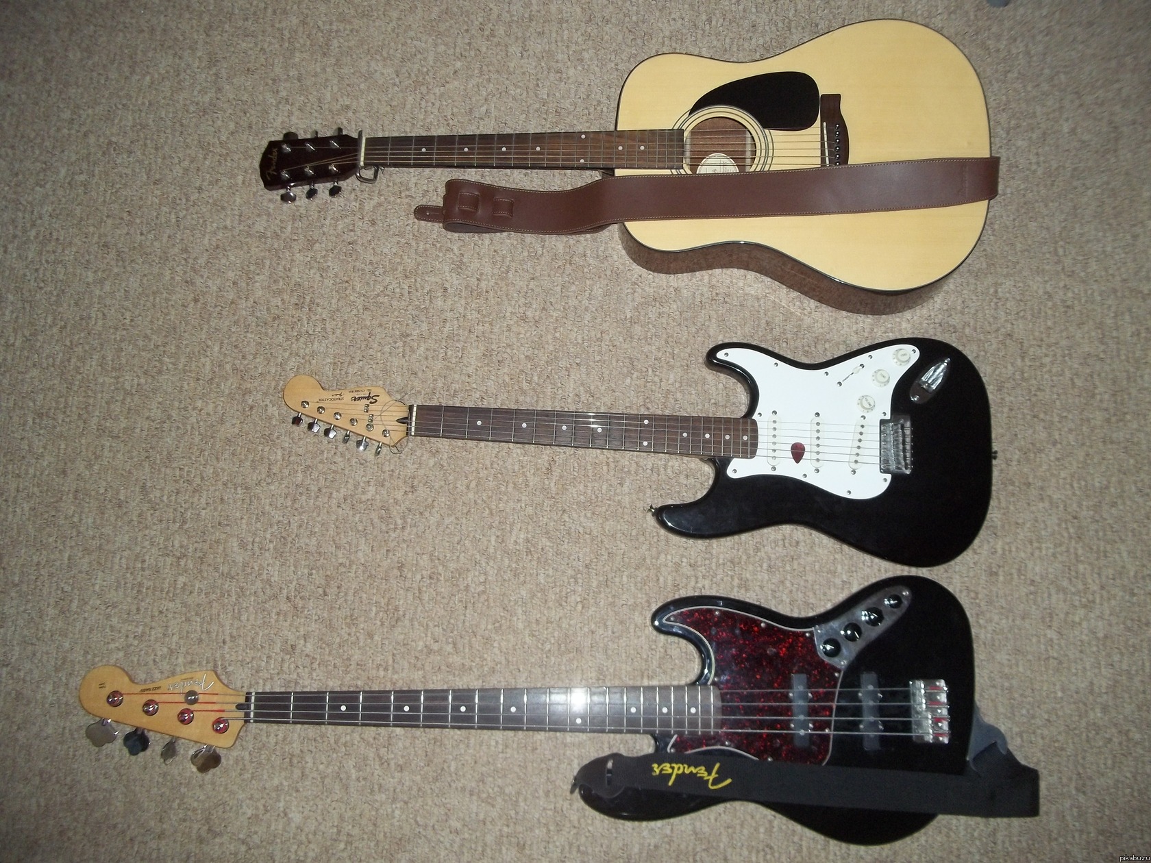 e�**� ��� � ����� Fender
