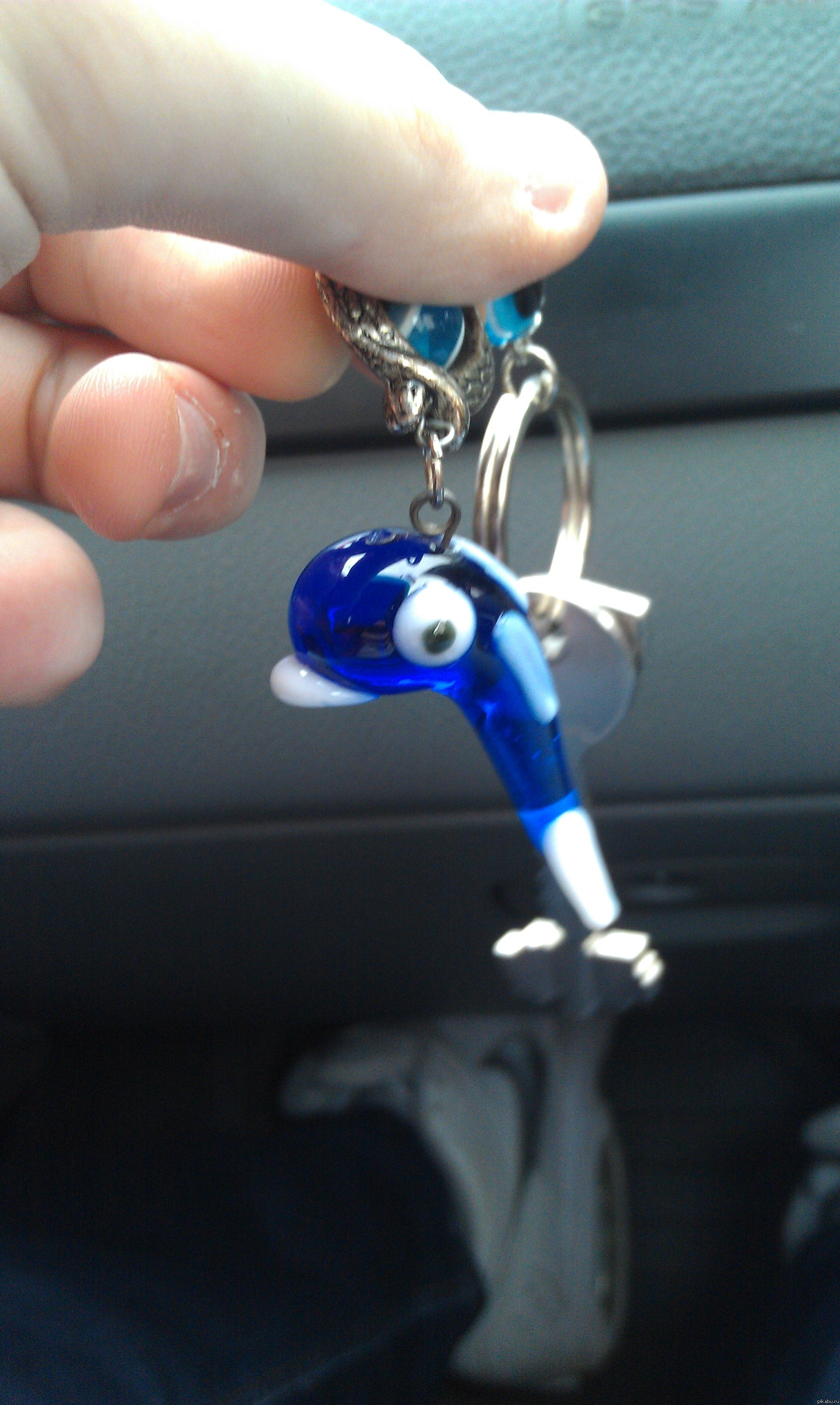 Брелок как брелок.