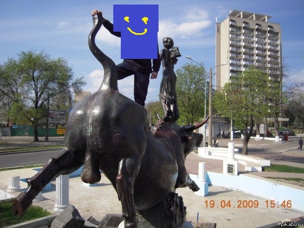 Памятник бычка в Одессе