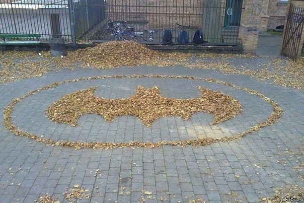 Дворник опять развлекается)