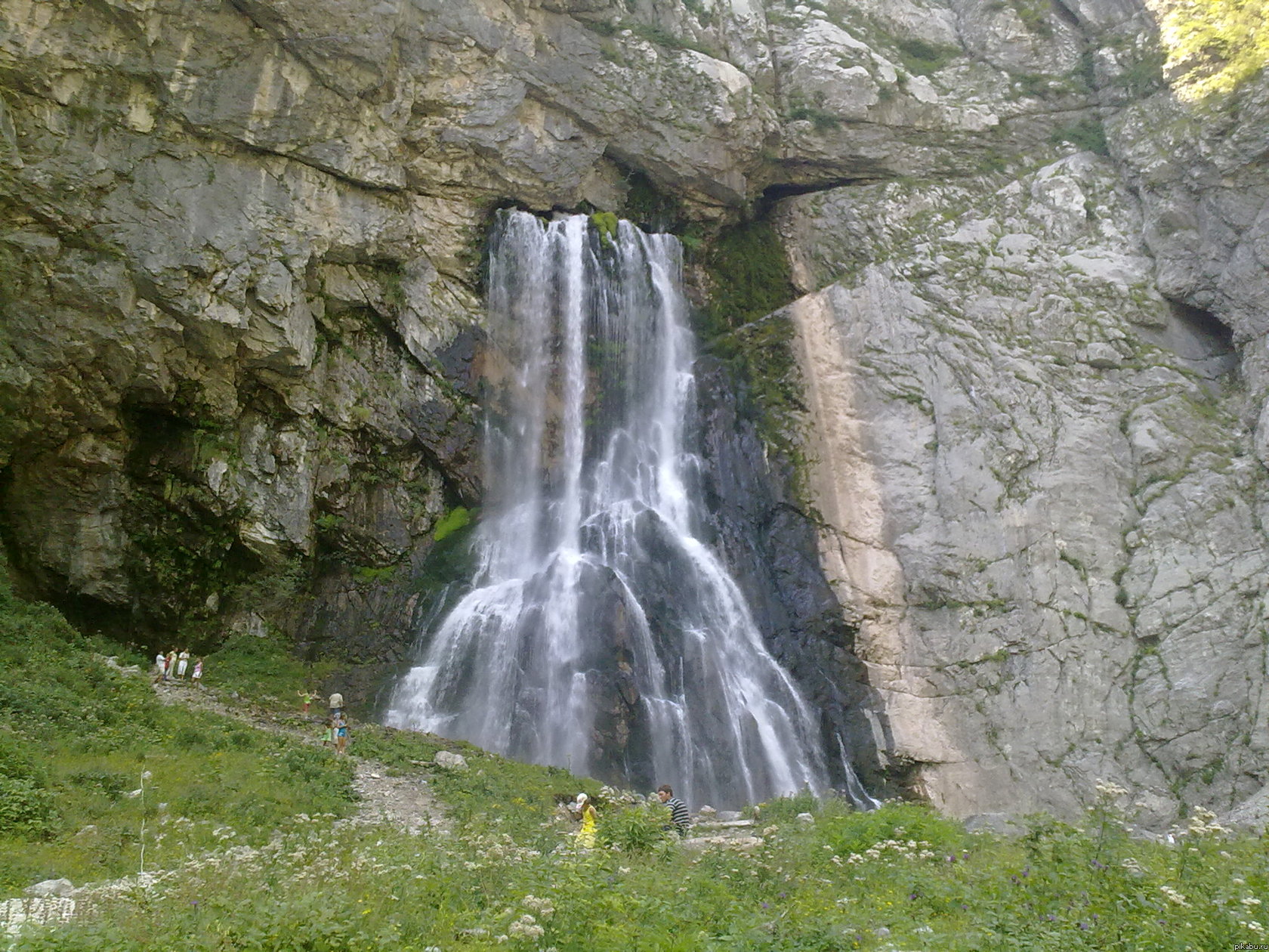 Водопад в Абхазии.