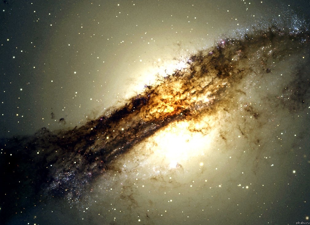   (NGC 5128)