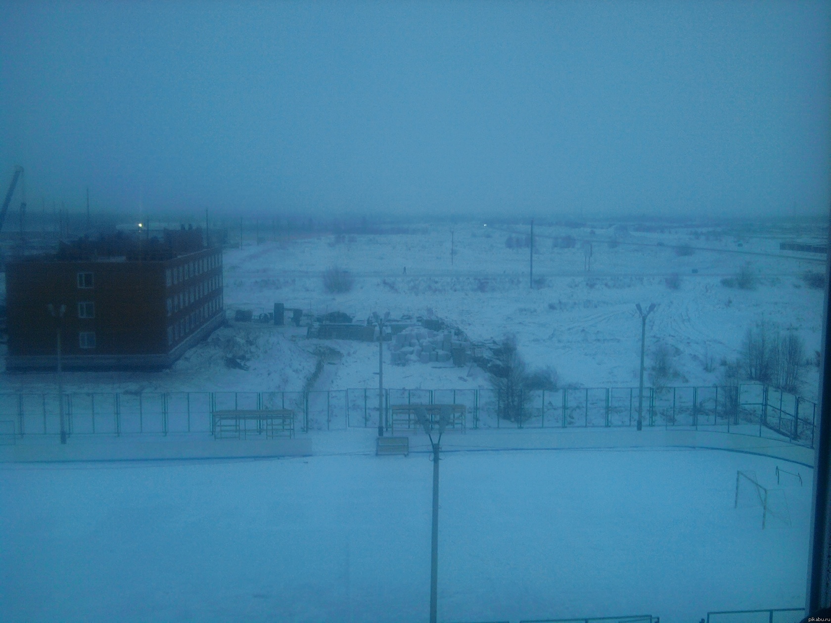 � � ������...