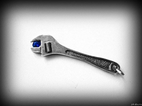 Вот такой вот кулон нашел | Пикабу