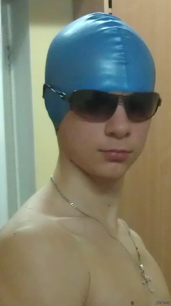 Вроде крутой)