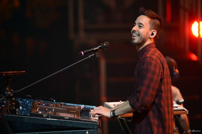 Today is Mike Shinoda's birthday! A wonderful guitarist, keyboardist and one of the founding members of Linkin Park :) - Other