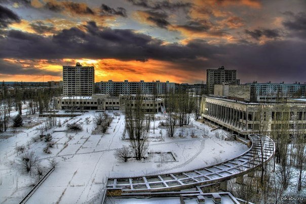 The central square of Pripyat, view from the Polesie hotel. - NSFW, Pictures and photos