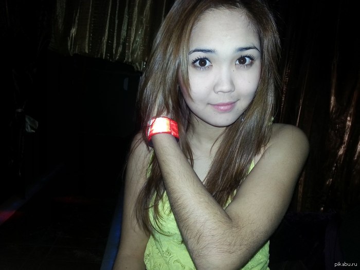 Боже, что с её рукой!?