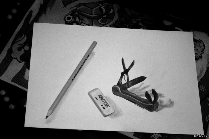 Нарисовал друг, в художку не ходил.  p.s. я тоже сначала подумал карандаш с ластиком настоящие :)