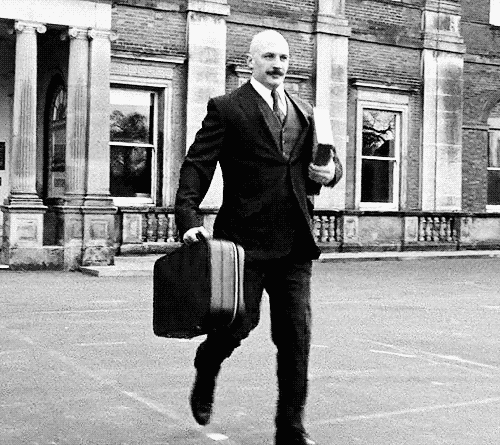 He walk. Бронсон том Харди с чемоданом. Том Харди Бронсон гиф.