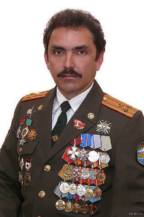 С праздником, полковник! | Пикабу