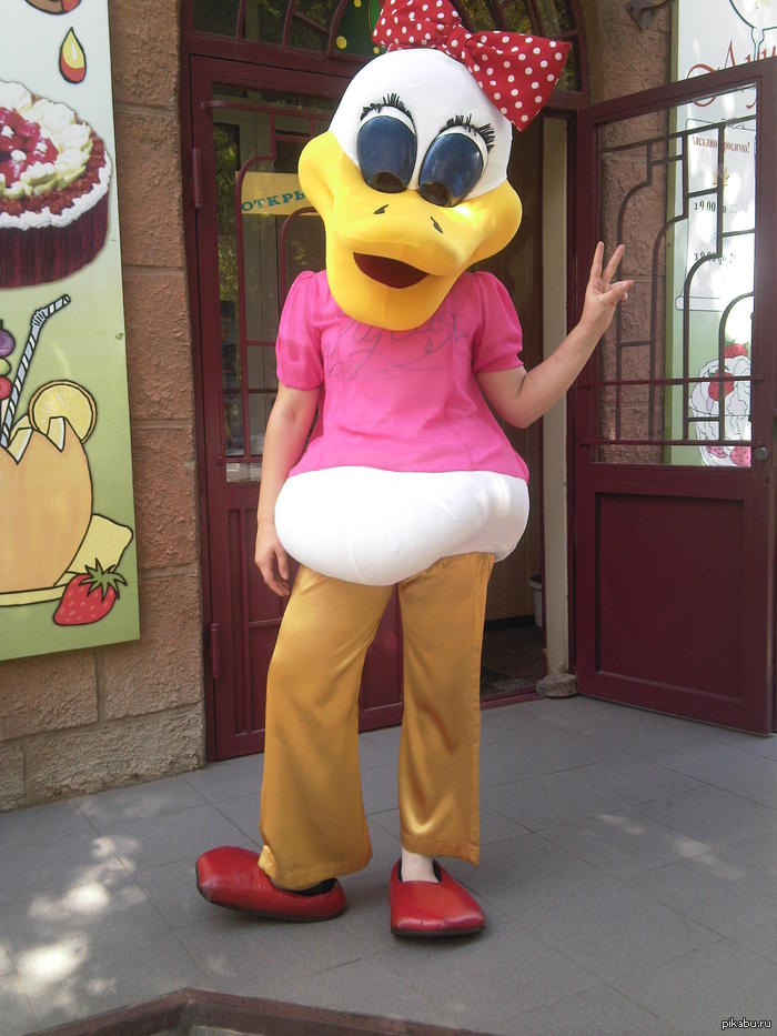 Ну раз пошла такая тема, то я подрабатываю "Понкой"  в детском кафе