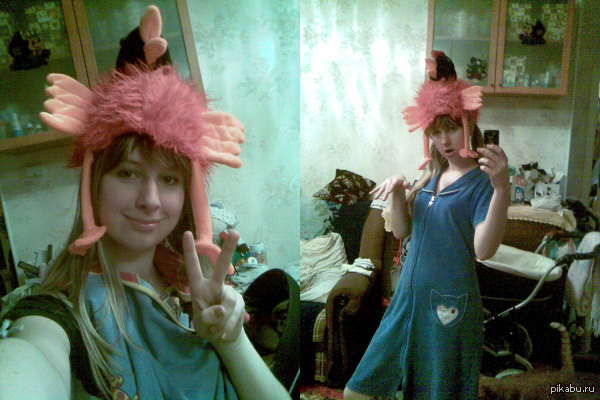 Просто фотографируясь в таких позах....