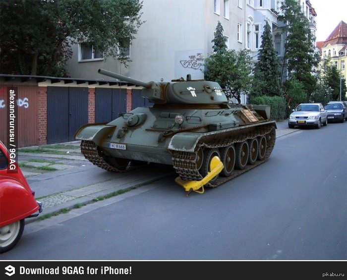 Похоже, кому-то стоит научиться парковаться | Пикабу