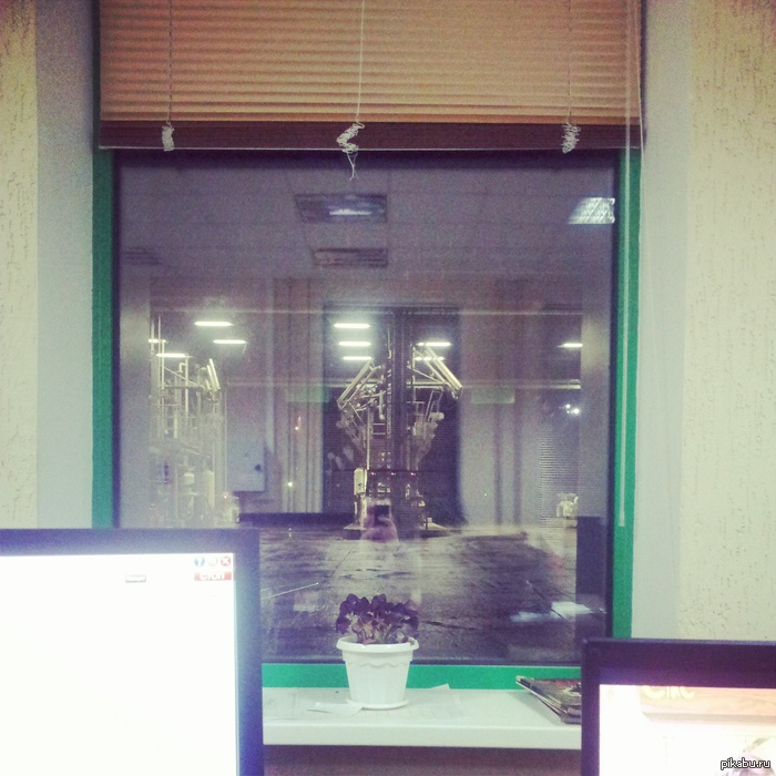 Моя работа - оператор товарный.