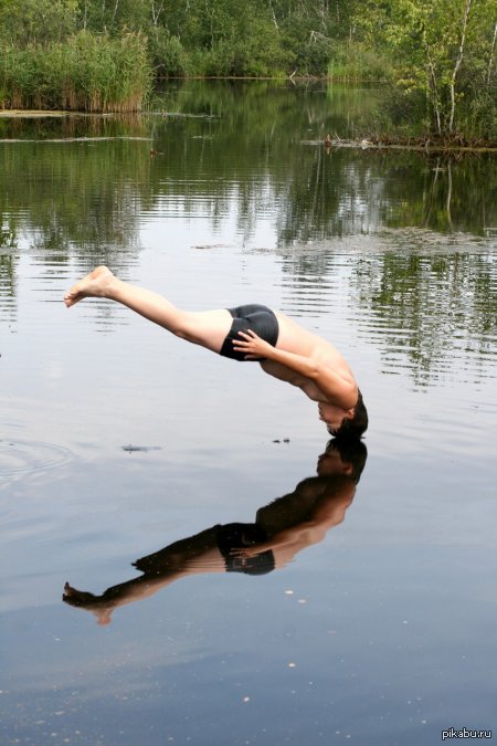 Плашмя. Прыжок щучкой. Щучкой в воду. Прыжок щучкой в воду. Щука в прыжке.