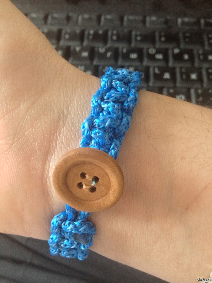      )  http://pikabu.ru/story/kak_splesti_braslet_militarivrode_dlinnopost_1072596