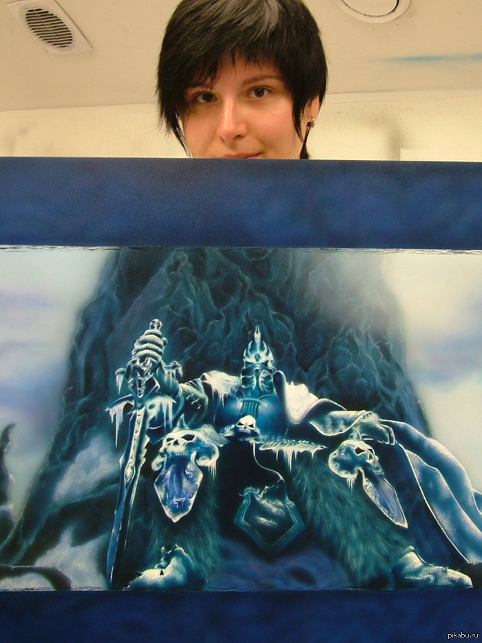 Красиво рисует девушка, | Пикабу