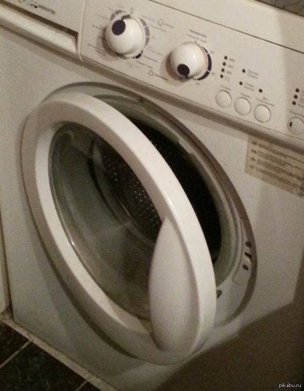 Нелепая стиральная машина.