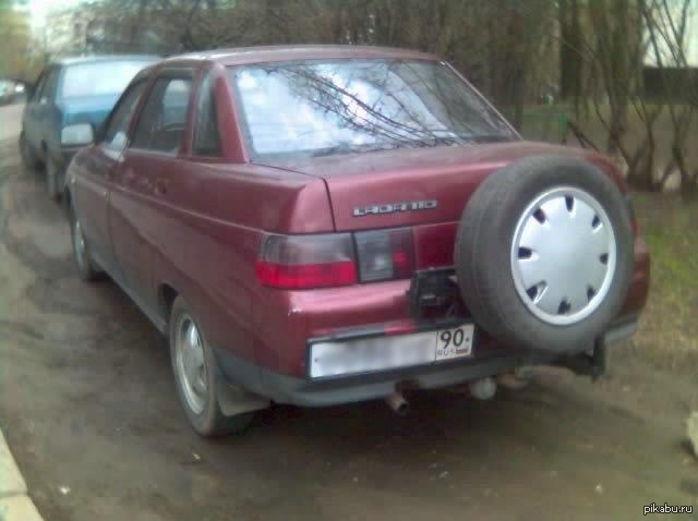 Зато багажник большой