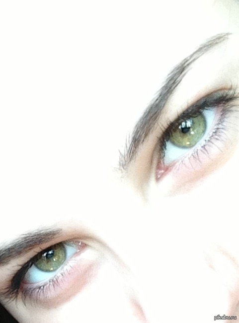 Пост удален.. Видимо, мало кто понимает тонкий юмор и креативность девуше летом, когда устаешь ходить на каблуках.. Всем только бы унизить..