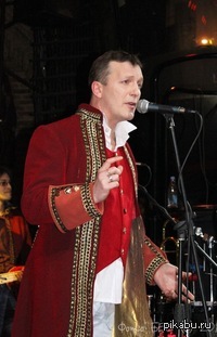 Есть тут любители группы "Коридор"? Сам я из Казахстана и с удивлением узнал, что в РФ эта группа не популярна, хотя тексты кайф