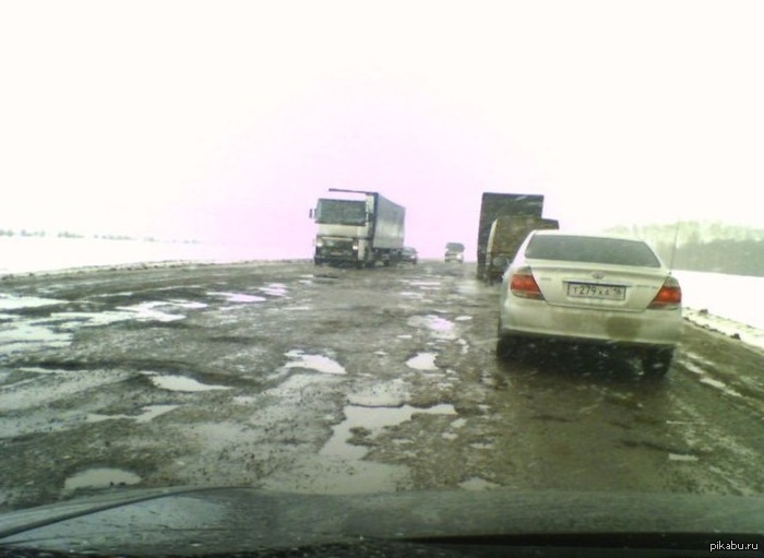 Весна. Российская дорога.