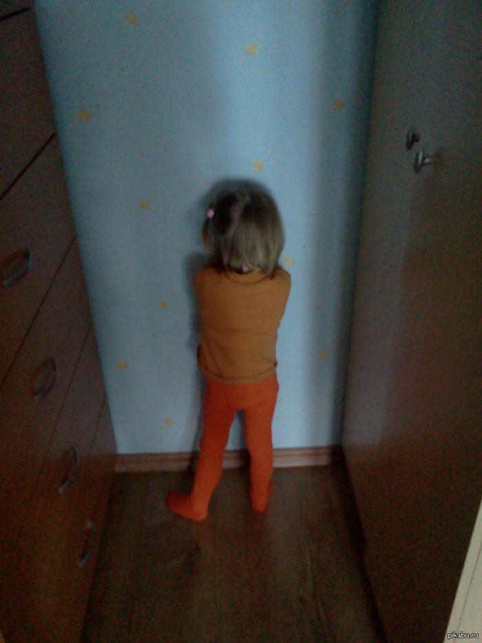 играли в прятки с сестрой =)
