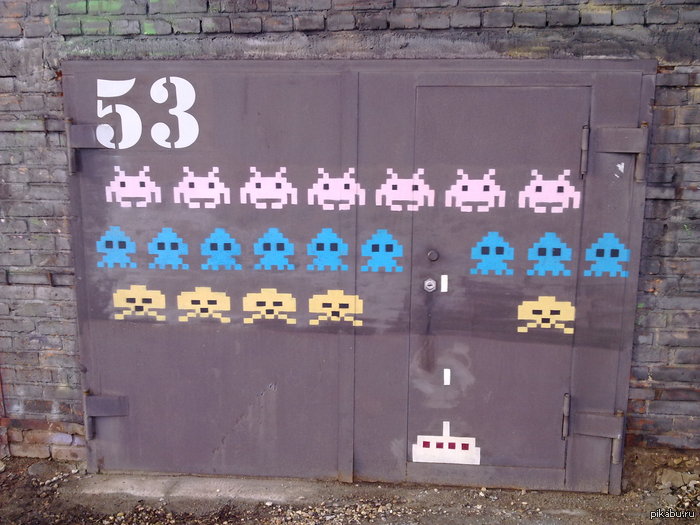 прогуливался и встретил такой гараж