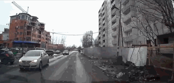The enraged fence attacked the woman! - GIF, Fence, Incident, Petrozavodsk