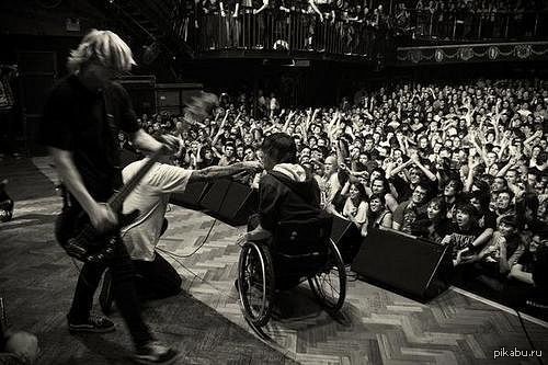   )  Parkway Drive.