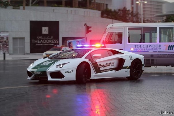 ������� ���������� ���������� � ����� � Lamborghini Aventador. ��������� ���������: 17 ���. ������.