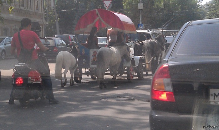 Стоим мы, значит, в пробке...