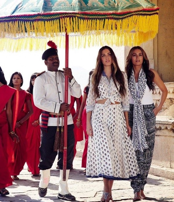 Кто из них мать, а кто дочь?