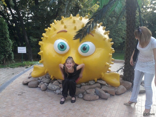 Зачем она туда полезла?