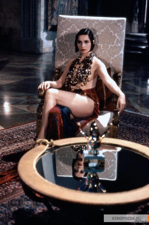 Изабелла Росселини в фильме "Смерть ей к лицу"