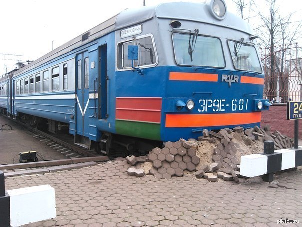 Belarusian electric trains are so severe... - Train, Minsk, Platform